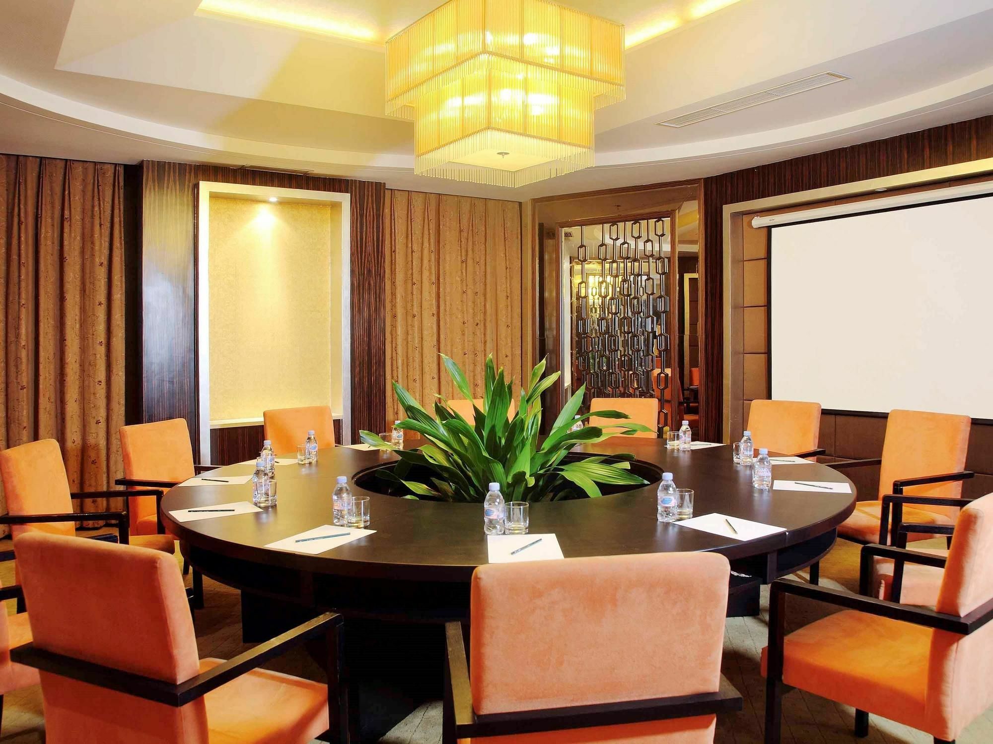 Готель Ibis Beijing Capital Airport Shunyi Екстер'єр фото
